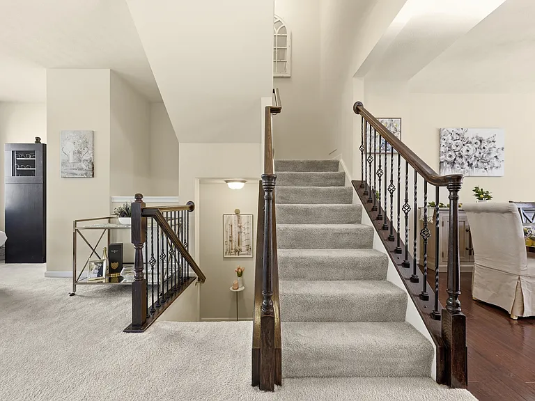601 Pointe View Dr — Photo 45