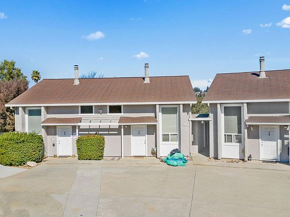 3rd image of 121 Lloyd Ct