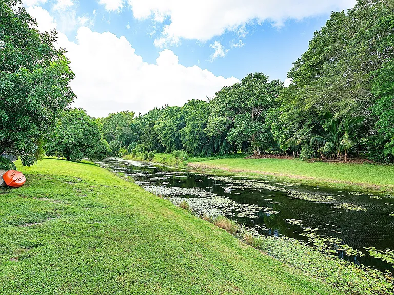 1252 Raintree Ln — Photo 38