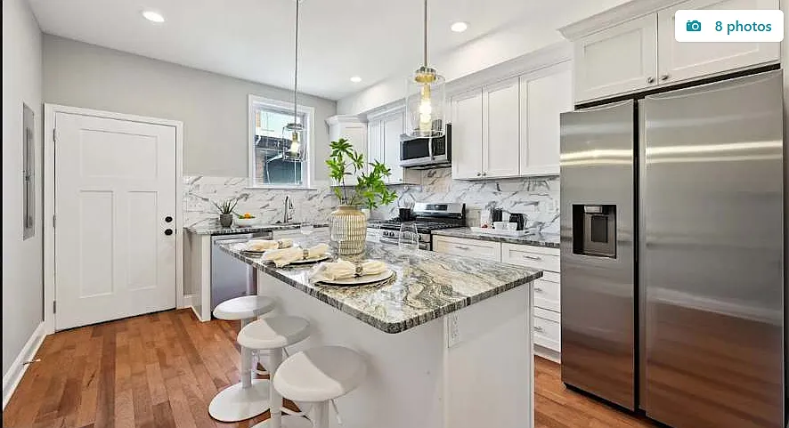3 bed, 3.0 bath, 1600 sqft, $900 — Photo 1