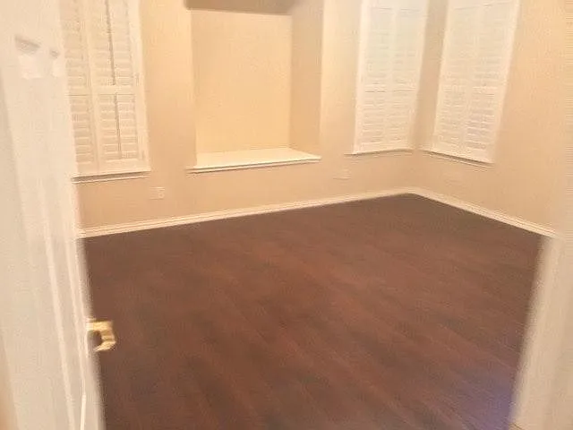 327 Regal Dr — Photo 10