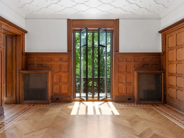 135 Central Park West image 3 of 7