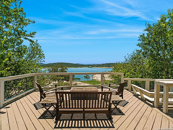 4th image of 1074 Lakebreeze
