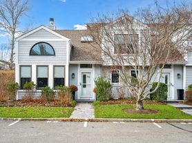 50 Hubbard Ln