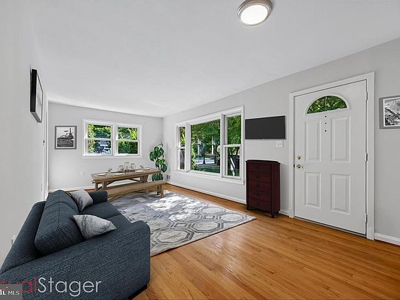 3rd image of 4509 Strathmore Ave