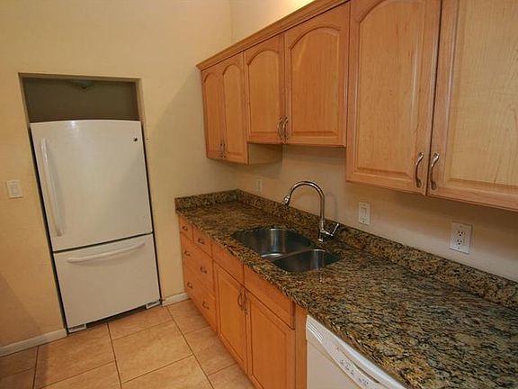 3rd image of 2969 Greenbriar St