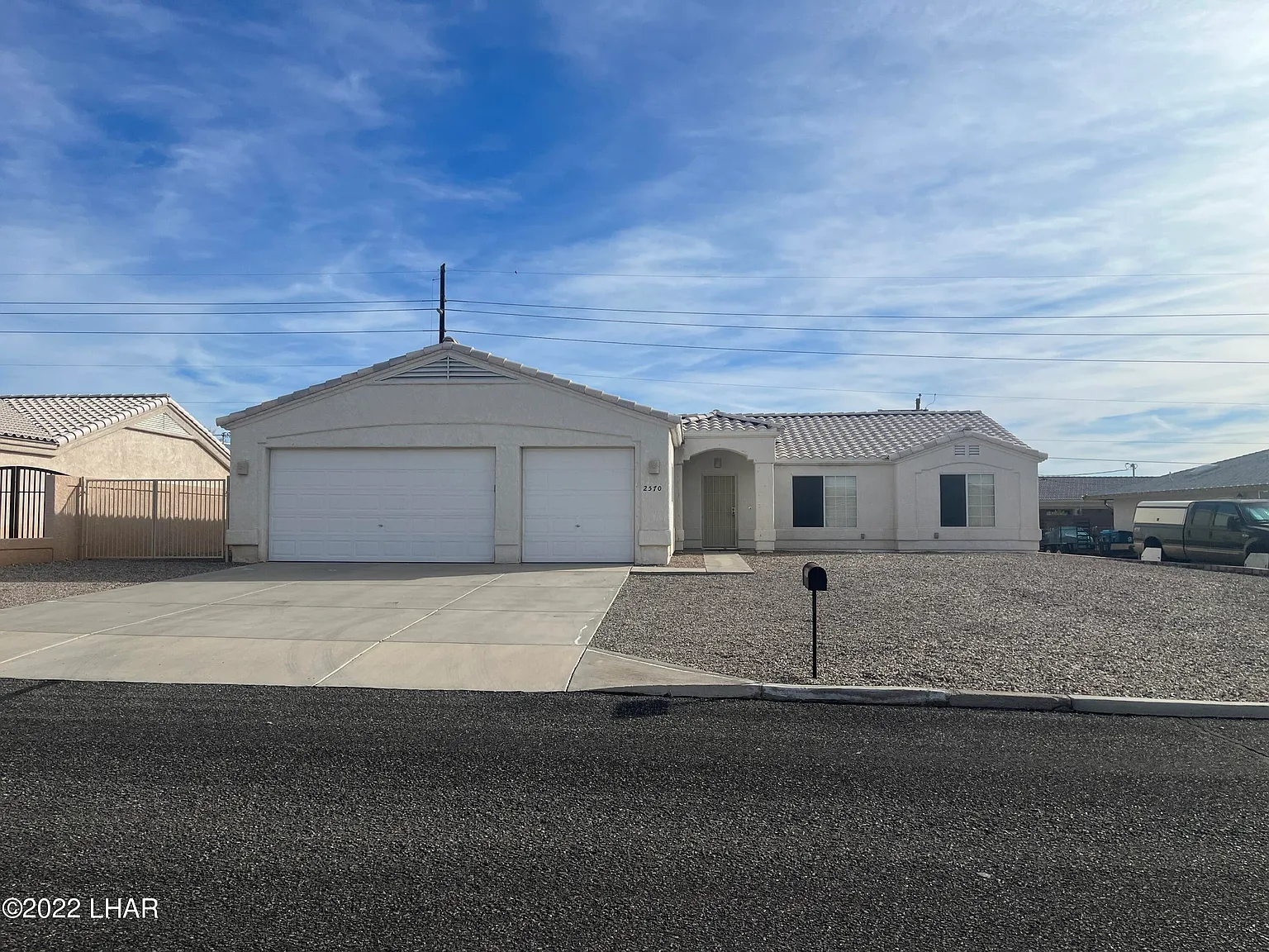 3 bed, 2.0 bath, 1649 sqft, $2,400 — Photo 1