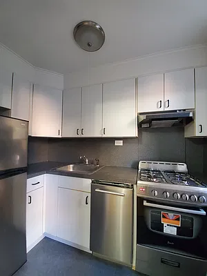 Rented by NYC Realty Brokers LLC | media 9