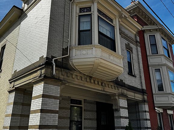 3rd image of 90 15th St