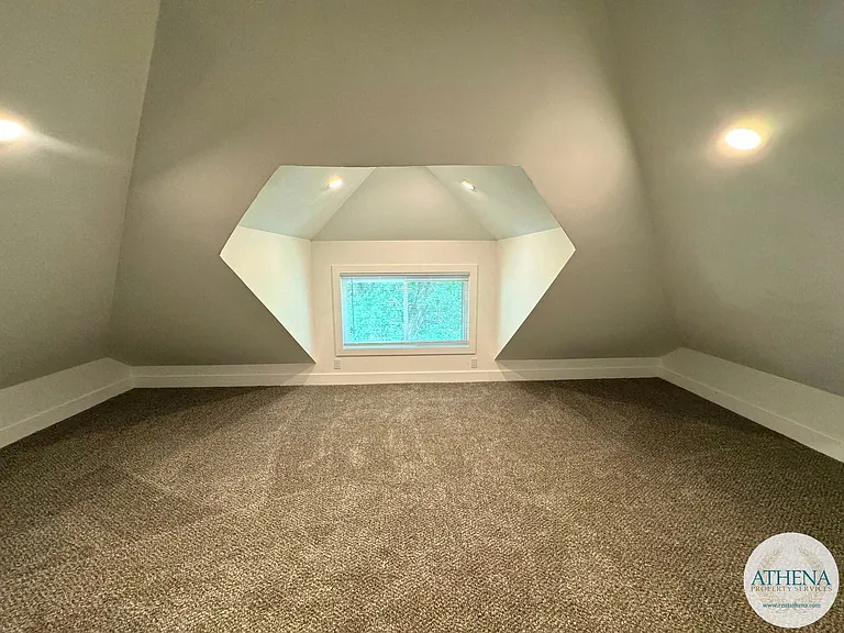 413 N Frederick St — Photo 12