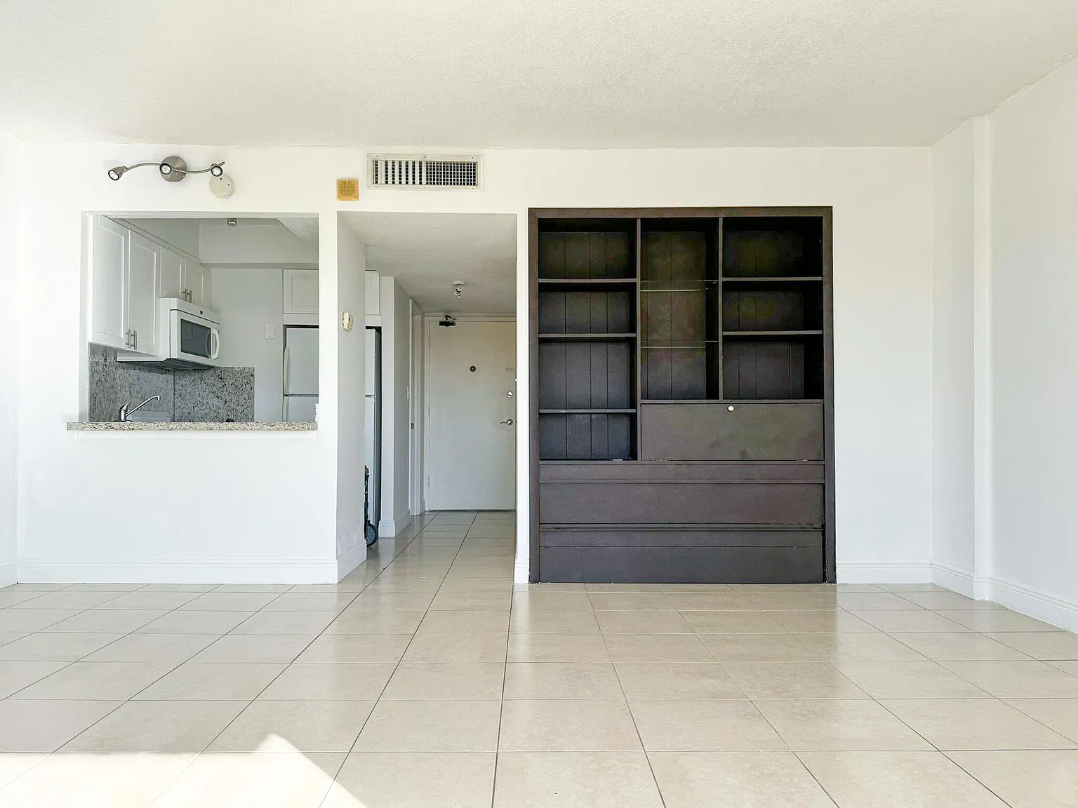 Studio, 1.0 bath, 440 sqft, $1,800 — Photo 3