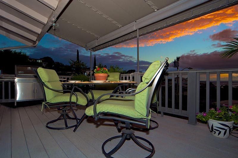 Covered lanai to enjoy amazing sunset views!
