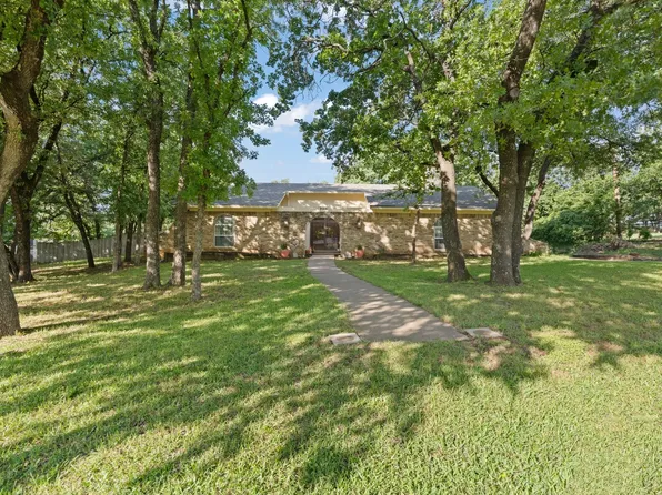 2005 Meadow Dr, Crowley, TX 76036