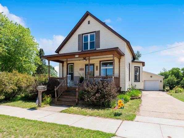 835 Gladstone St, Marinette, WI 54143