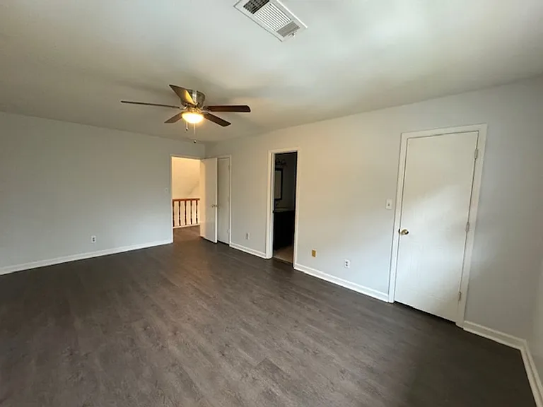 885 Park Pl NE — Photo 8
