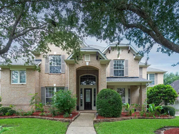 1715 Talcott Ln, Sugar Land, TX 77479