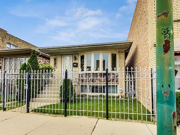 2nd image of 6210 W Diversey Ave