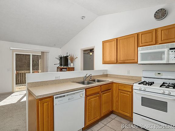 4th image of 1295 Whitehall Rd Unit 17