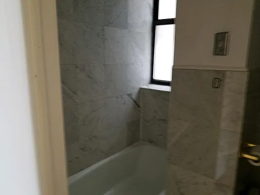 Rented by Chartwell Manhattan Realty | media 19