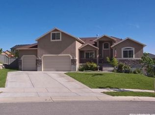 3945 E Commanche St, Eagle Mountain, UT 84005