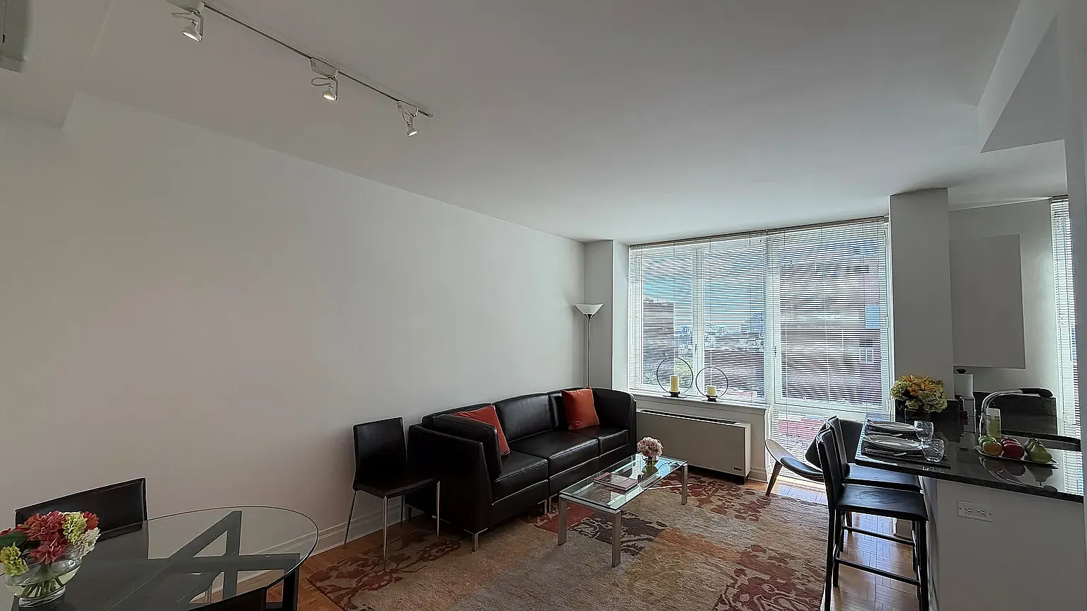 1510 Lexington Avenue — Photo 2