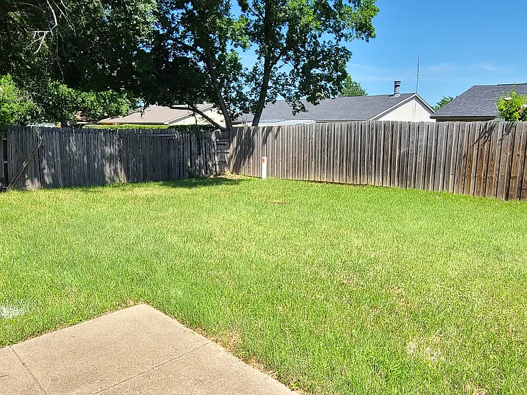 6705 Greenfield Dr — Photo 24