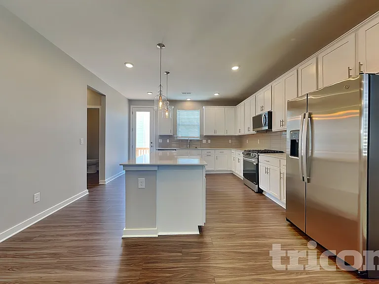 13869 Hill St — Photo 5