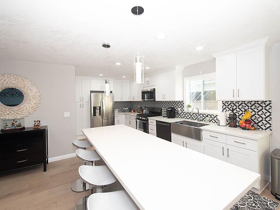 5th image of 8612 Bel Air St