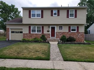 16 Everit Dr, Somerville, NJ 08876
