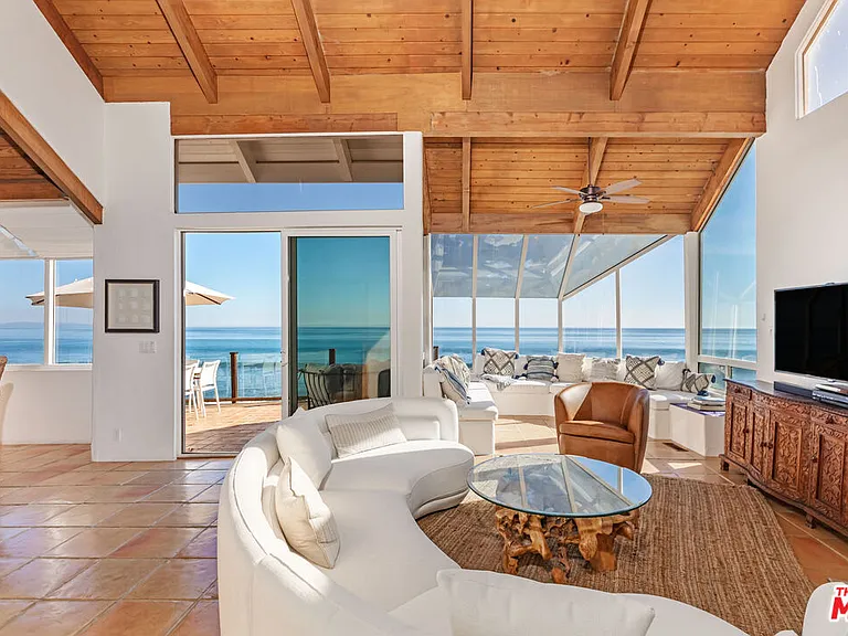 24408 Malibu Rd — Photo 15