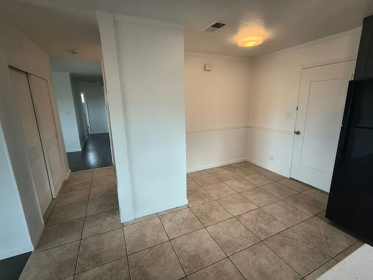 2275 Cypress Ave — Photo 11