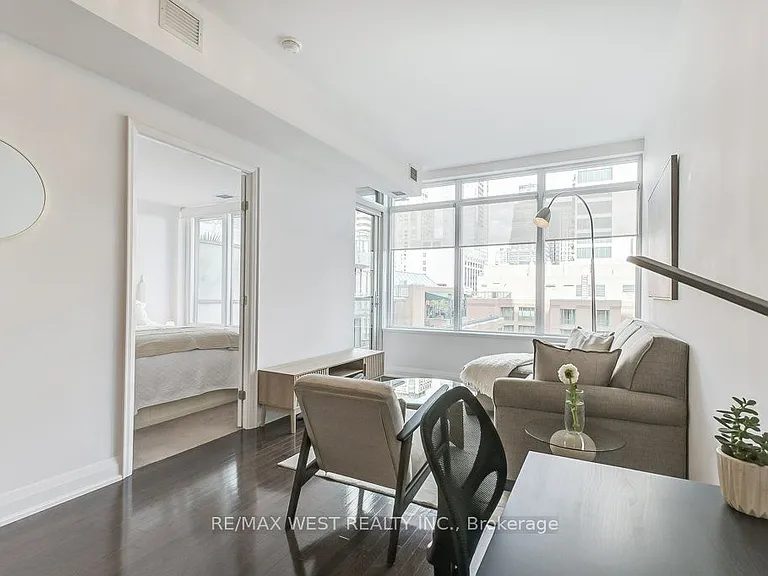 1 Bedford Rd #818 — Photo 15