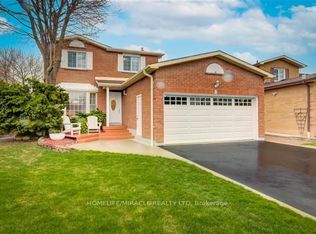 8 Willowcrest Ct, Brampton, ON L6X3K9
