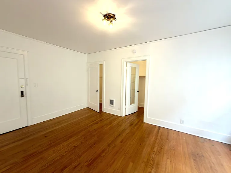 2134 NW Flanders St — Photo 7
