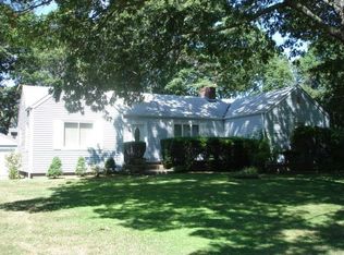 471 Peters Blvd, Brightwaters, NY 11718