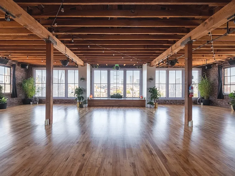 Nearby Haum yoga studio