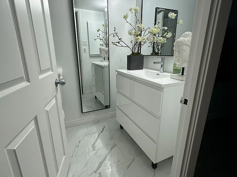 360 Bloor St E #411 — Photo 13