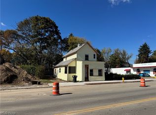 868 N Main St, Akron, OH 44310