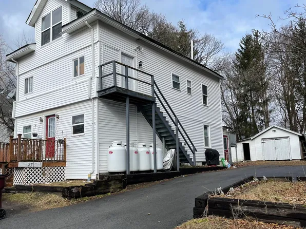 27 Champlain Avenue, Mechanicville, NY 12118