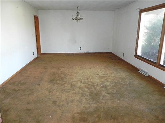 2nd image of 3725 Barlow Ct