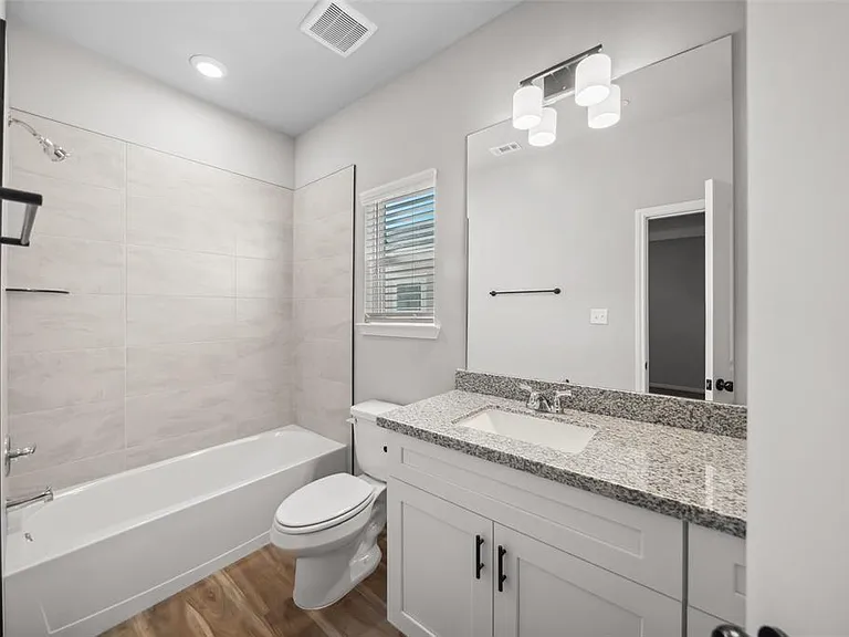 800 N Thompson St — Photo 19