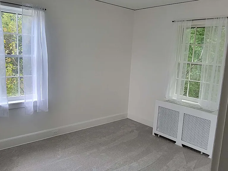 16 Farrell St #4 — Photo 1