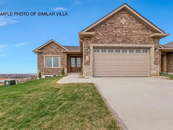 2411 Sunset Ridge Dr, Columbia, IL 62236