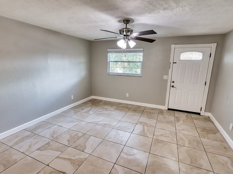 6813 N Marie Ave #B — Photo 8