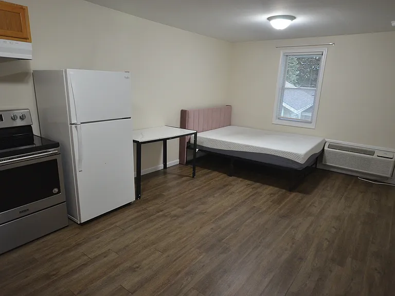 433 N Thomas Rd #7 — Photo 5