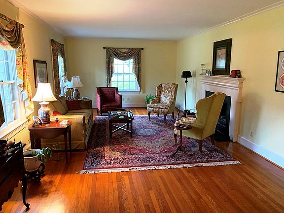 5th image of 415 Dogwood Dr