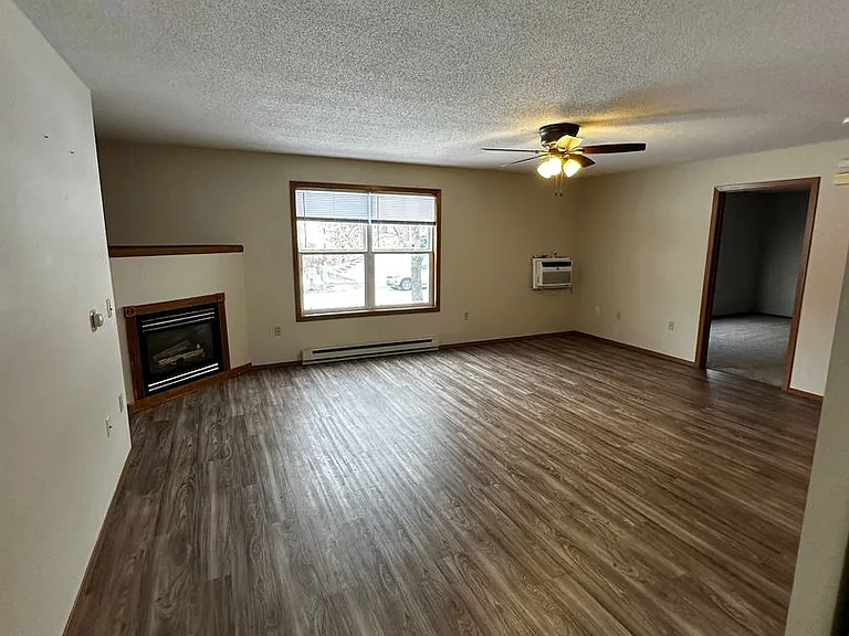 4923 Coventry Ct — Photo 3