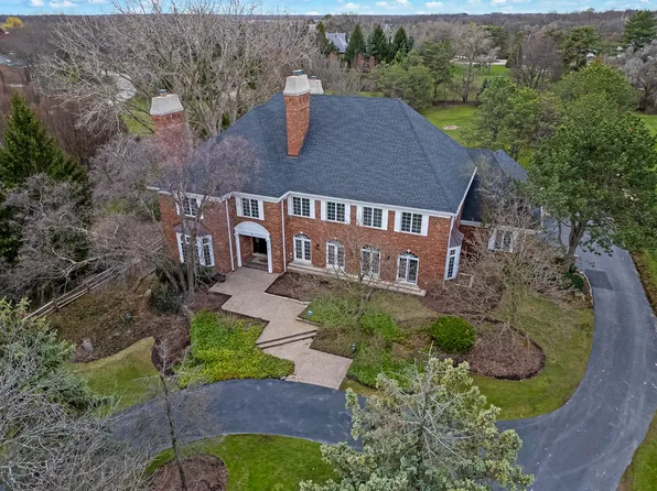 8 Longwood Dr, Burr Ridge, IL 60527