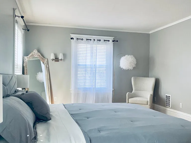 320 Berkeley St — Photo 17