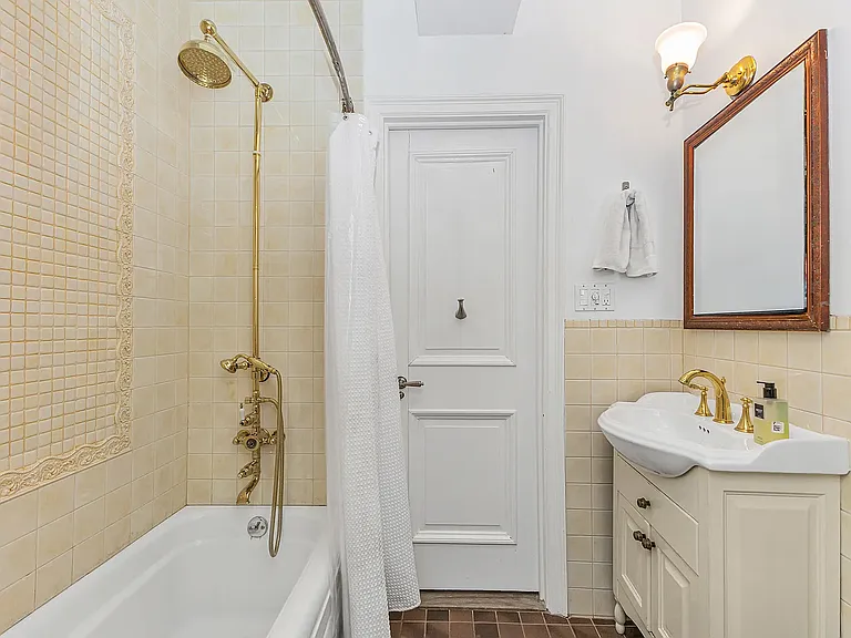 50 E 72nd St #7B — Photo 8